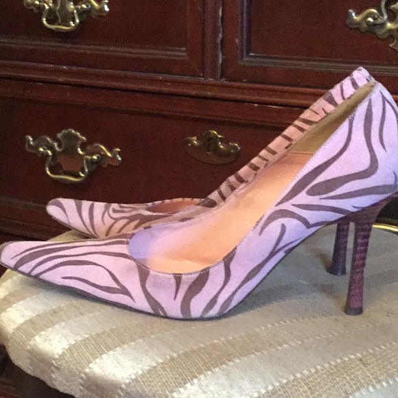 Pumps - Picture 2 of 3